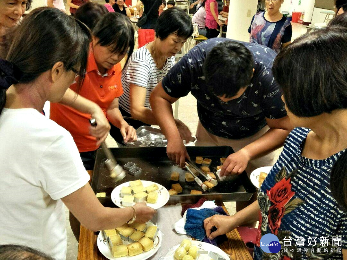 同安里中秋展愛心 里長關懷弱勢讓愛相隨