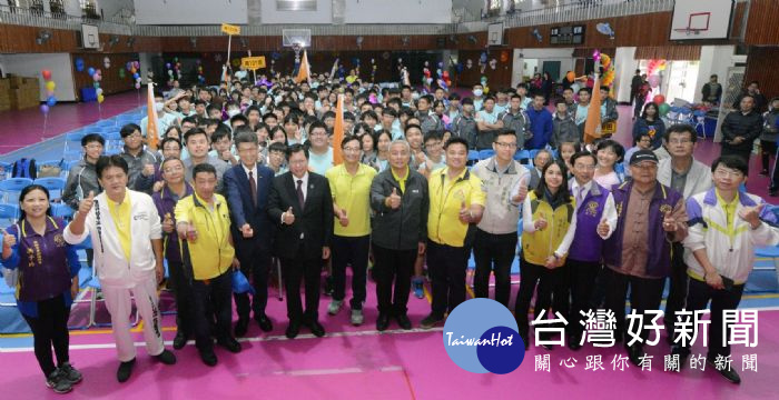 鄭市長期勉第一屆新屋高中的學生，在高中期間打好人生的基礎，也期許新屋高中用心培養出傑出人才。