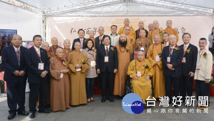 桃園市長鄭文燦，出席圓光寺開山100週年紀念慶典。