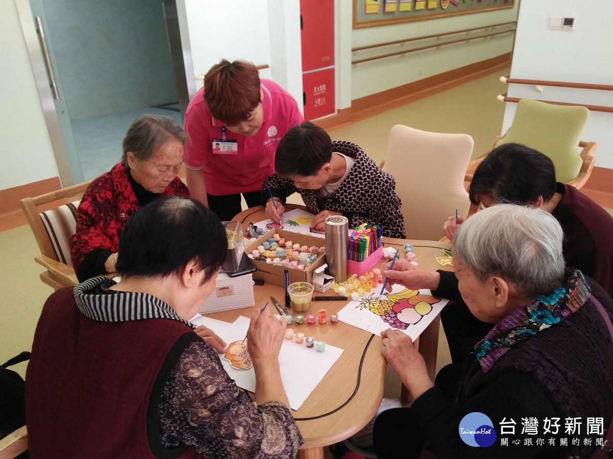 台灣敏盛醫療體系，在四川省先後成立攀枝花市台灣敏盛長輩照護中心與成都市康和敏盛社區長輩照護中心。