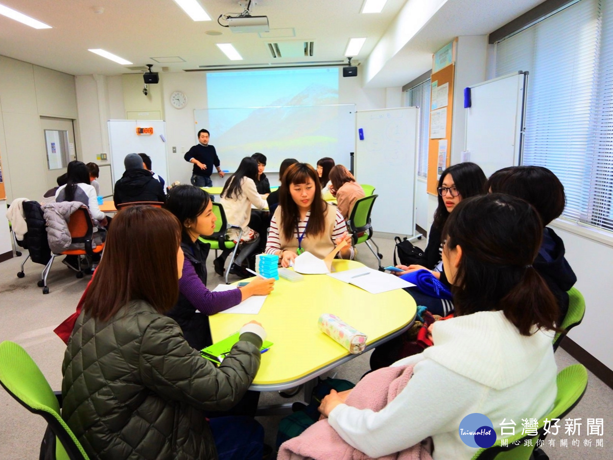 移地國外學習增加語文能力 留學獎學金助學生一臂之力