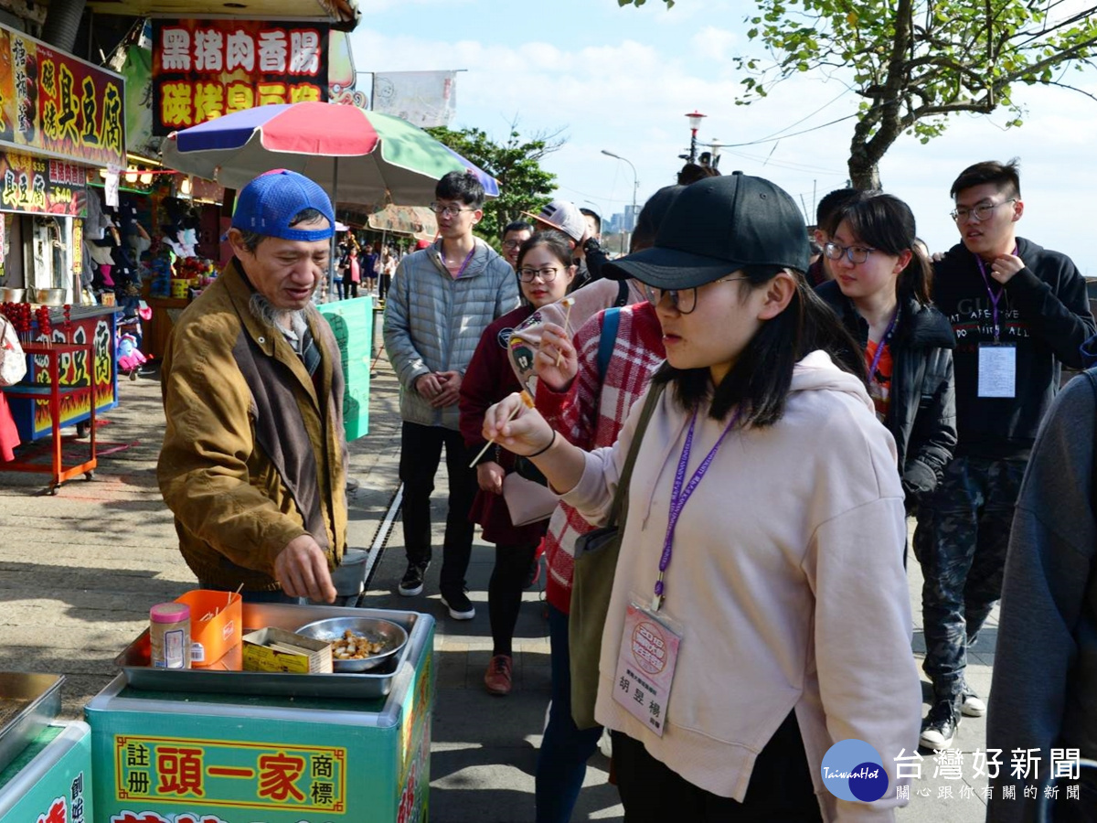 開南大學陸生冬令營 移地文化體現台灣熱情好客(陸生宋亞楠品嘗到了台灣美食)