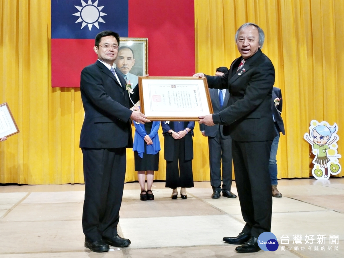 65年畢業的蔡庭榕目前擔任中央警察大學犯罪防治系暨研究所副教授，著作等身是一位學有專精的犯罪防治專家