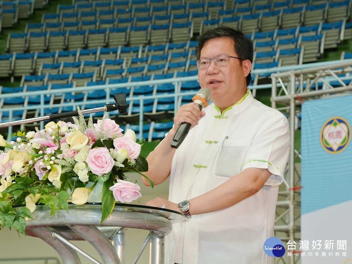 桃園市長鄭文燦在「桃園市107年身心障礙嘉年華」活動中致詞。