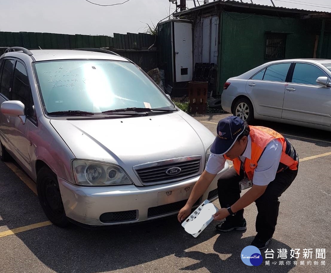 吳金全表示，以高效能之動態車牌辨識系統能迅速且即時查辨車牌號碼，並依處罰條例規定舉發扣牌並將違規車輛拖吊移置保管。