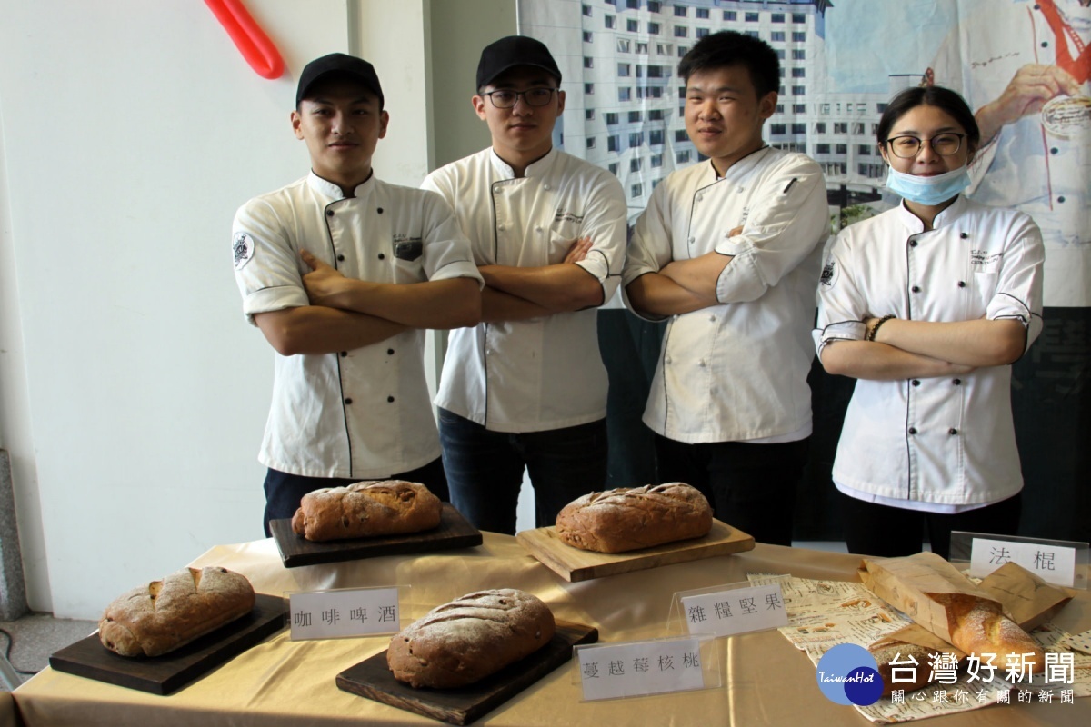 展示各大飯店熱銷麵包。