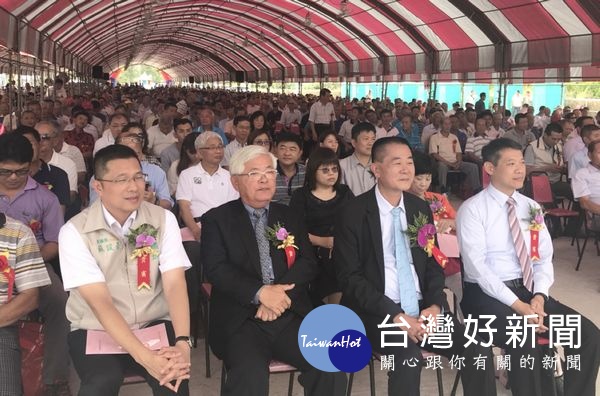 雲林農田水利會慶祝水利節舉辦107年水利節暨資深績優人員表揚大會，感謝水利小組長、班長及工作人員長年的無私奉獻。（記者陳昭宗翻攝）