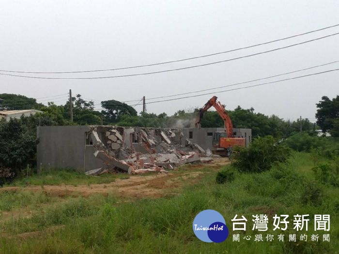 為防止有心人士惡意套取補償費及遷移費，市政府日前已派員至現場進行勘查，於23日完成五幢速成屋拆除作業。