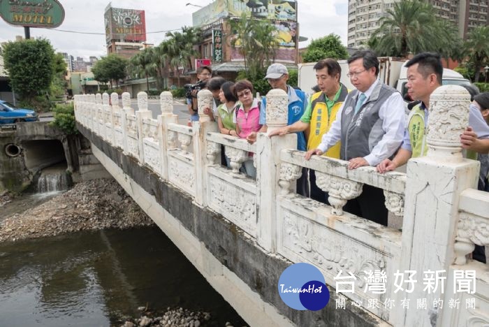 桃園市長鄭文燦前往蘆竹區錦中里活動中心旁，視察桃園市蘆竹區大坑溪河道疏濬工程