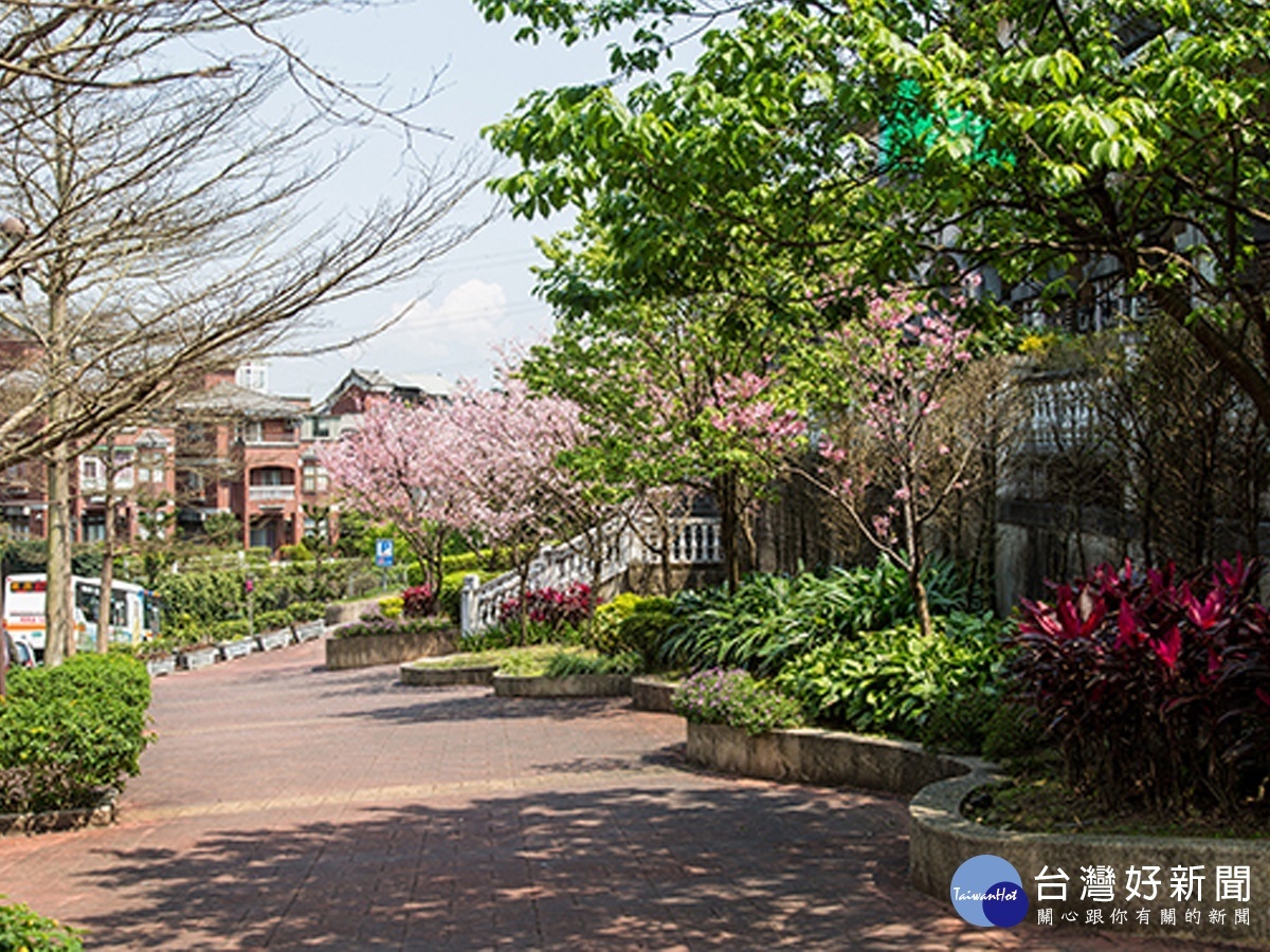 高質感歐風花園小城，四季迷人景致。