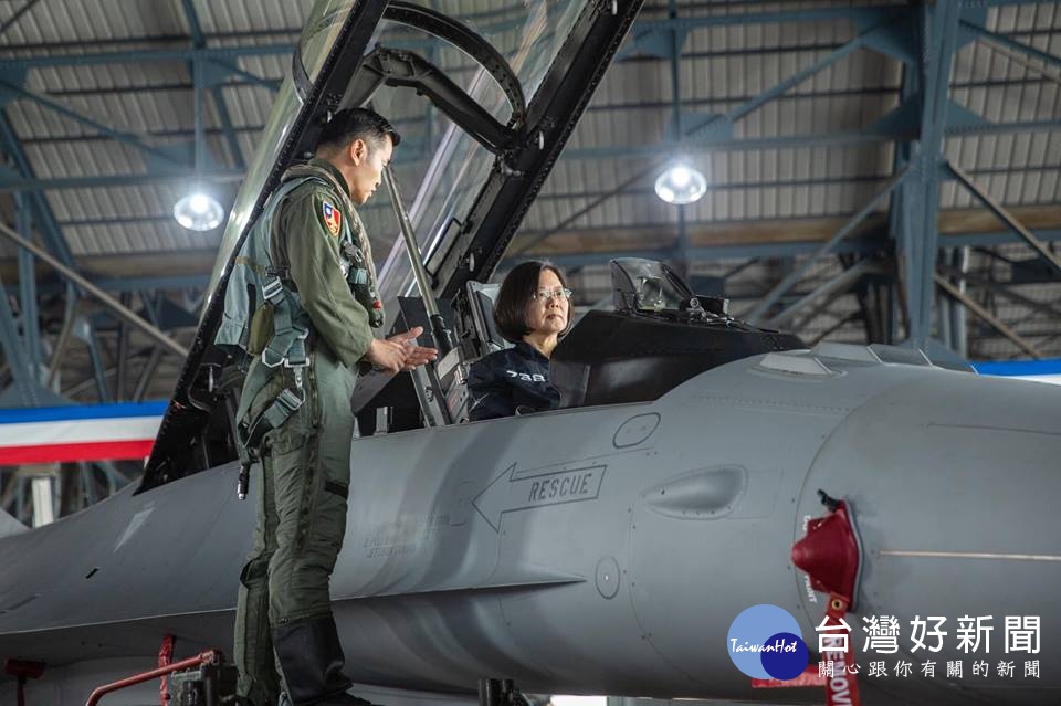 視導空軍第四聯隊　蔡英文：國土主權寸土不讓 台灣好新聞 第1張