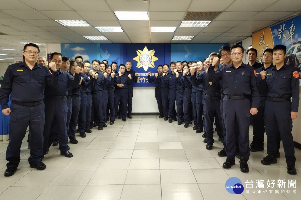 全國警察穿新衣　小朋友換裝迷你新制服 台灣好新聞 第2張
