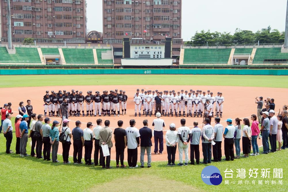 重現1931年甲子園冠軍戰嘉大vs中京大學交流賽開打li