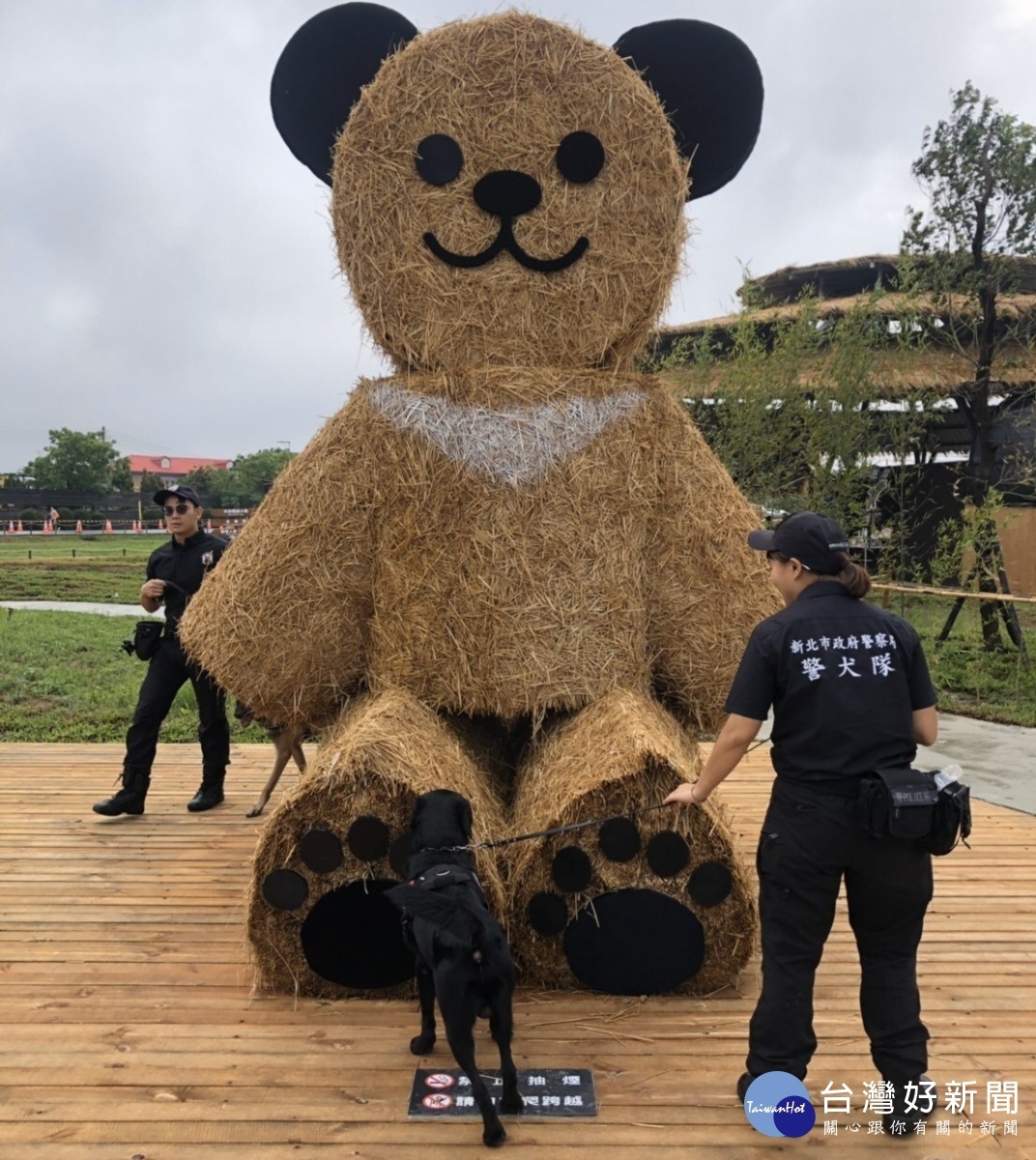 為確保桃園農博圓滿成功，新北市政府警察局支援偵爆犬及警衛犬，確保場館安檢滴水不漏。