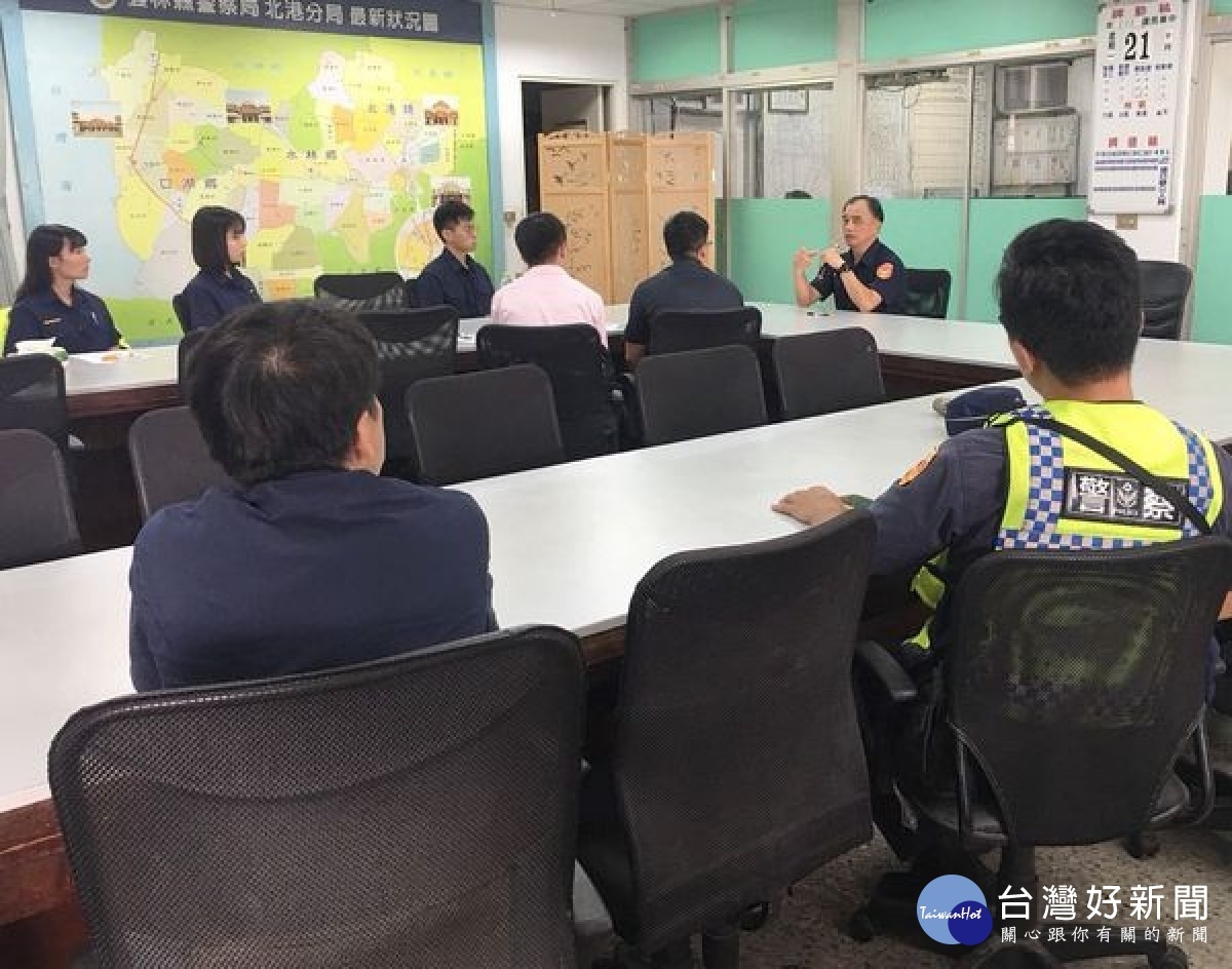 北港分局有15名新進警官及員警報到，副分局長吳柏源期勉認真學習與工作，將所學應用到各項勤務上，並積極為民服務。