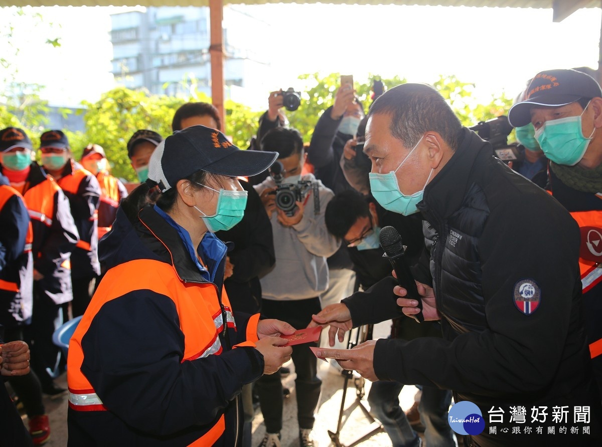 侯友宜慰勉汐止區清潔隊　叮嚀隊員做好自我防護 台灣好新聞 第3張