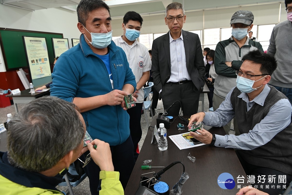 新北技職生各顯身手　開發紅外線熱像儀等防疫作品 台灣好新聞 第5張