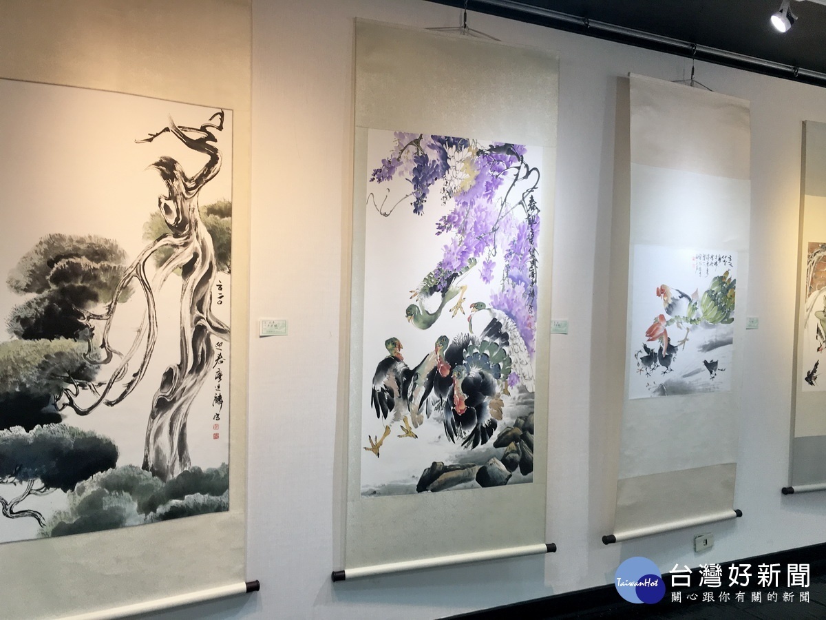 南投縣美術學會理事長廖述麟參展作品。（記者扶小萍攝）