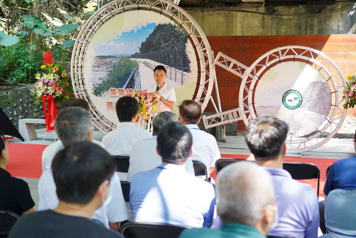 集集鎮綠色隧道及環鎮自行車道斷點完工啟用典禮，鎮長陳紀衡致詞。