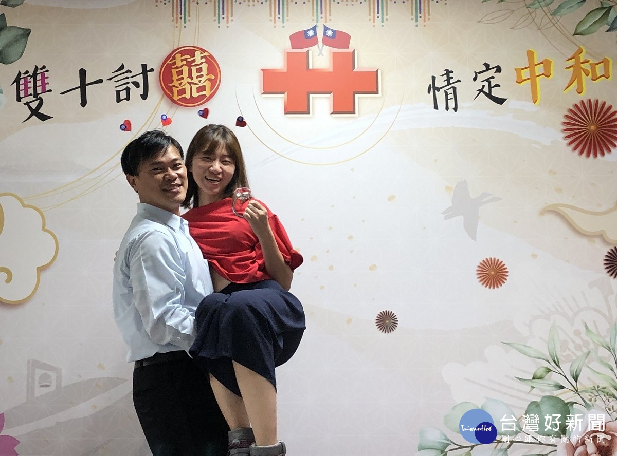 雙十國慶日 十全十美 新北569對新人登記結婚 蕃新聞