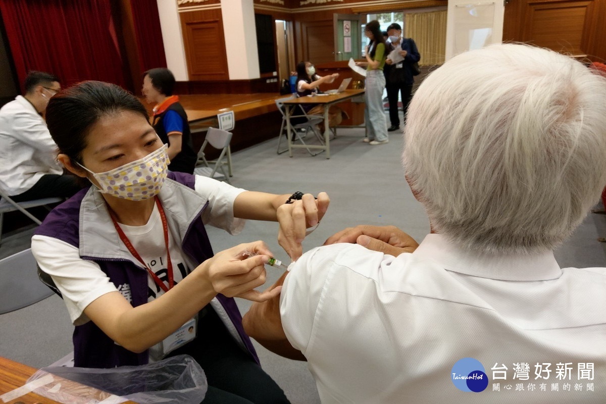 109年度流感疫苗注射為往年同期接種量之兩倍，桃市衛生局將啟動配額調控措施。