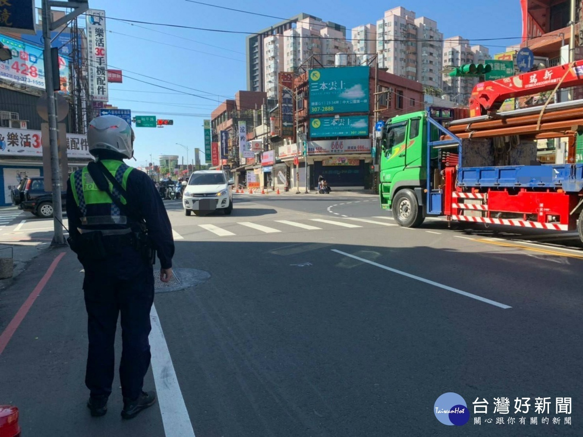 為有效遏止道路交通事故發生，八德分局11月1日起執行「交通安全月」大執法。