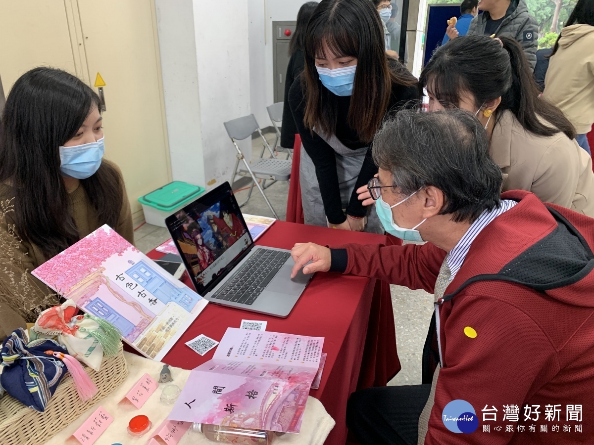 元智中語系畢業展 「語你，不虛此行」