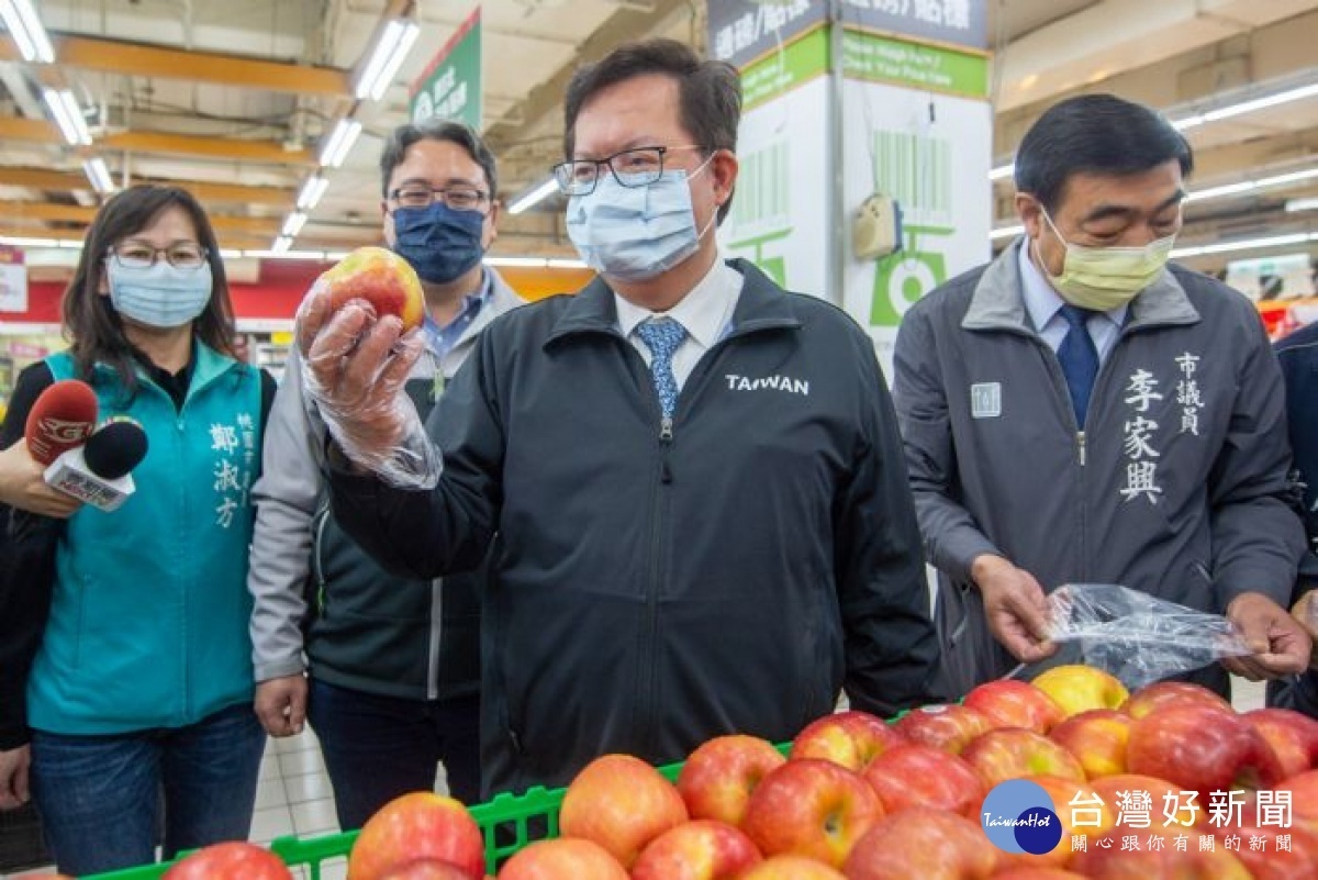 市長採買蘋果慰勞員警辛勞