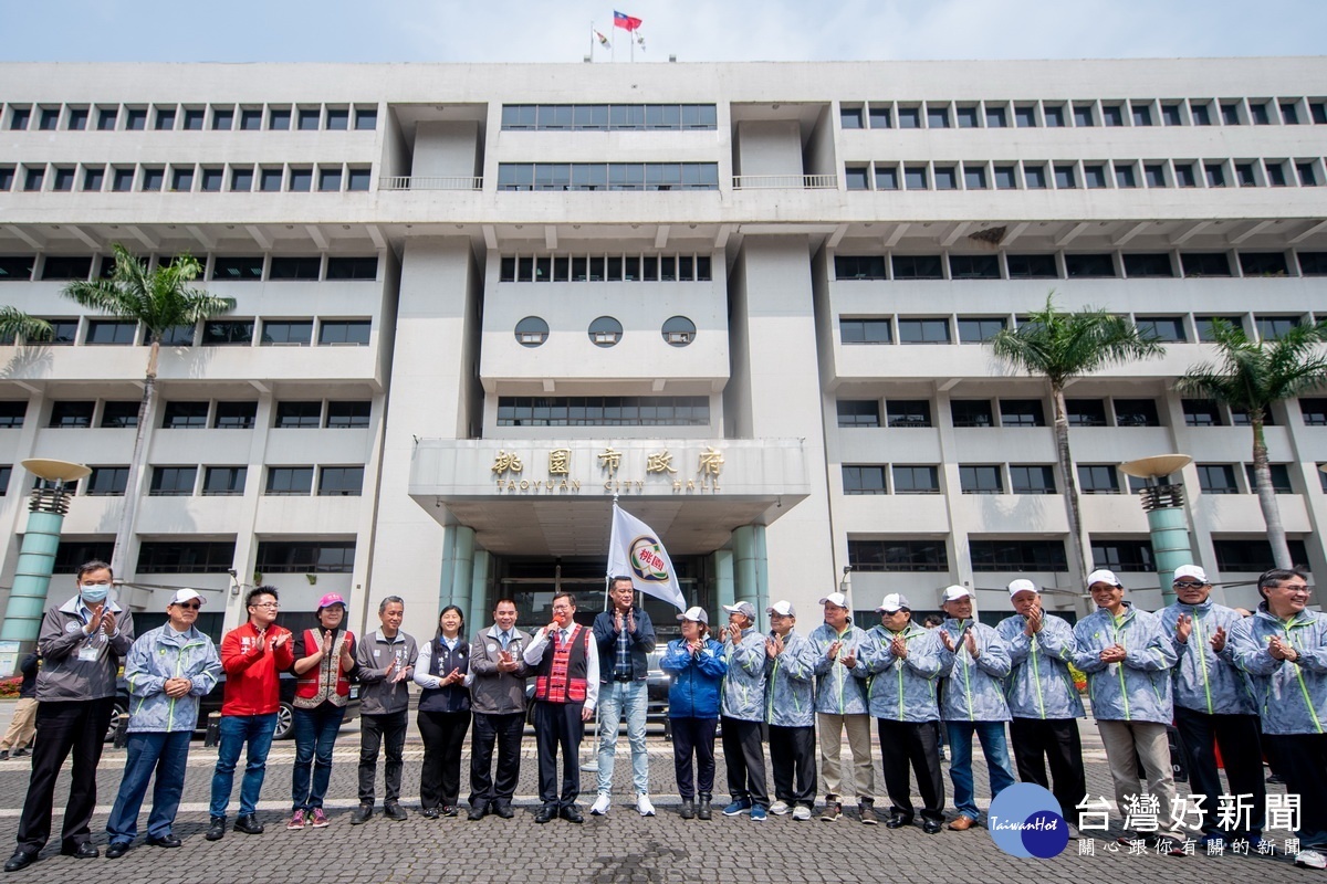 桃園市長鄭文燦於全國原住民族運動會桃園代表隊授旗典禮中致詞，期許總錦標三連霸。