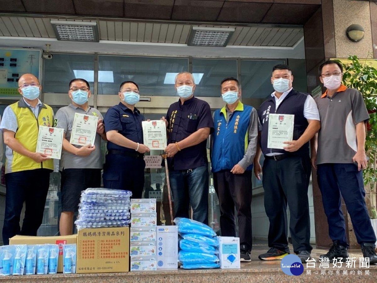 相挺警察防疫　投議員率民間善心捐助信義分局防疫物資 台灣好新聞 第2張