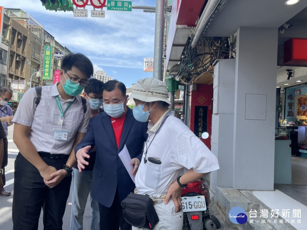 邱議長要求管線地下化，美化商家前店面，配合未來鐵路地下化站前發展