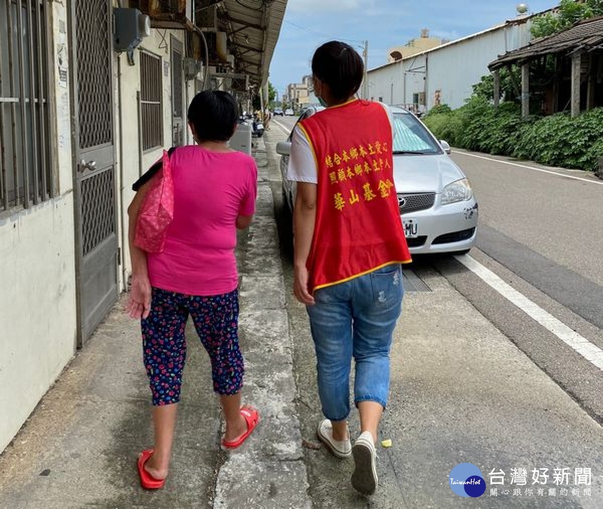 拱範宮志工隊集資助孤老　華山天使陪伴樂安家 台灣好新聞 第2張