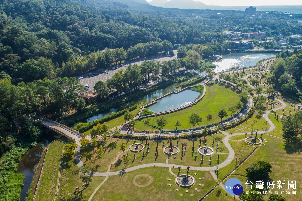 慈湖紀念雕塑公園。