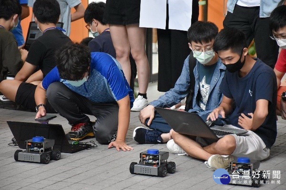 Taoyuan ROS Summer School機器人暑期課程，109年度實作工作坊。