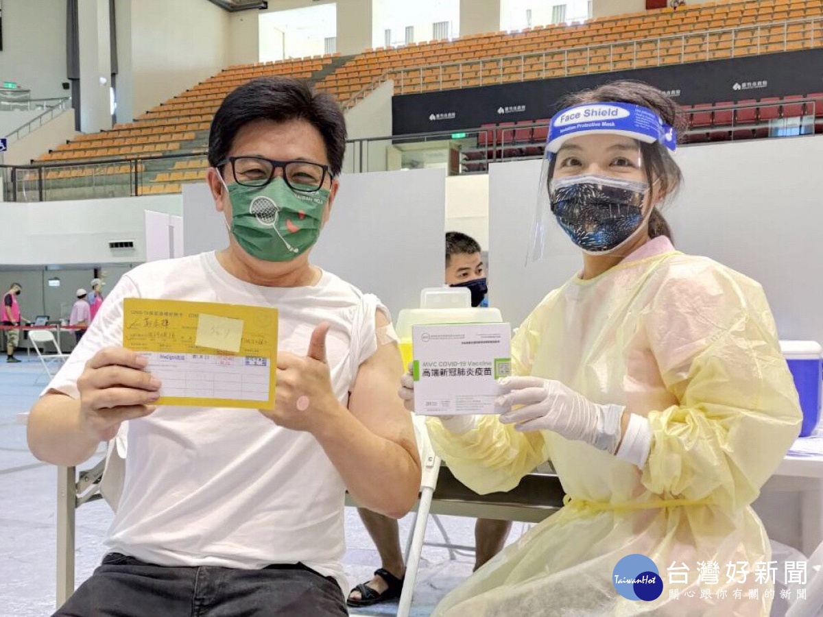 高端疫苗接種完成　鄭宏輝直指國產疫苗是國安問題 台灣好新聞 第2張