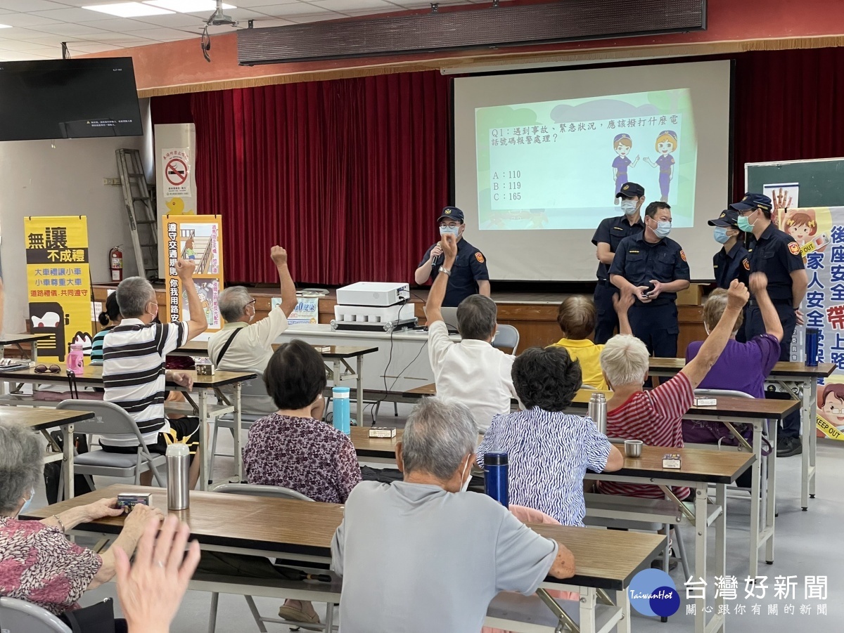 十月交通安全月，平鎮警加強宣導行人路權